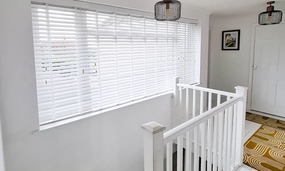 how to modernise your hallway with venetian blinds
